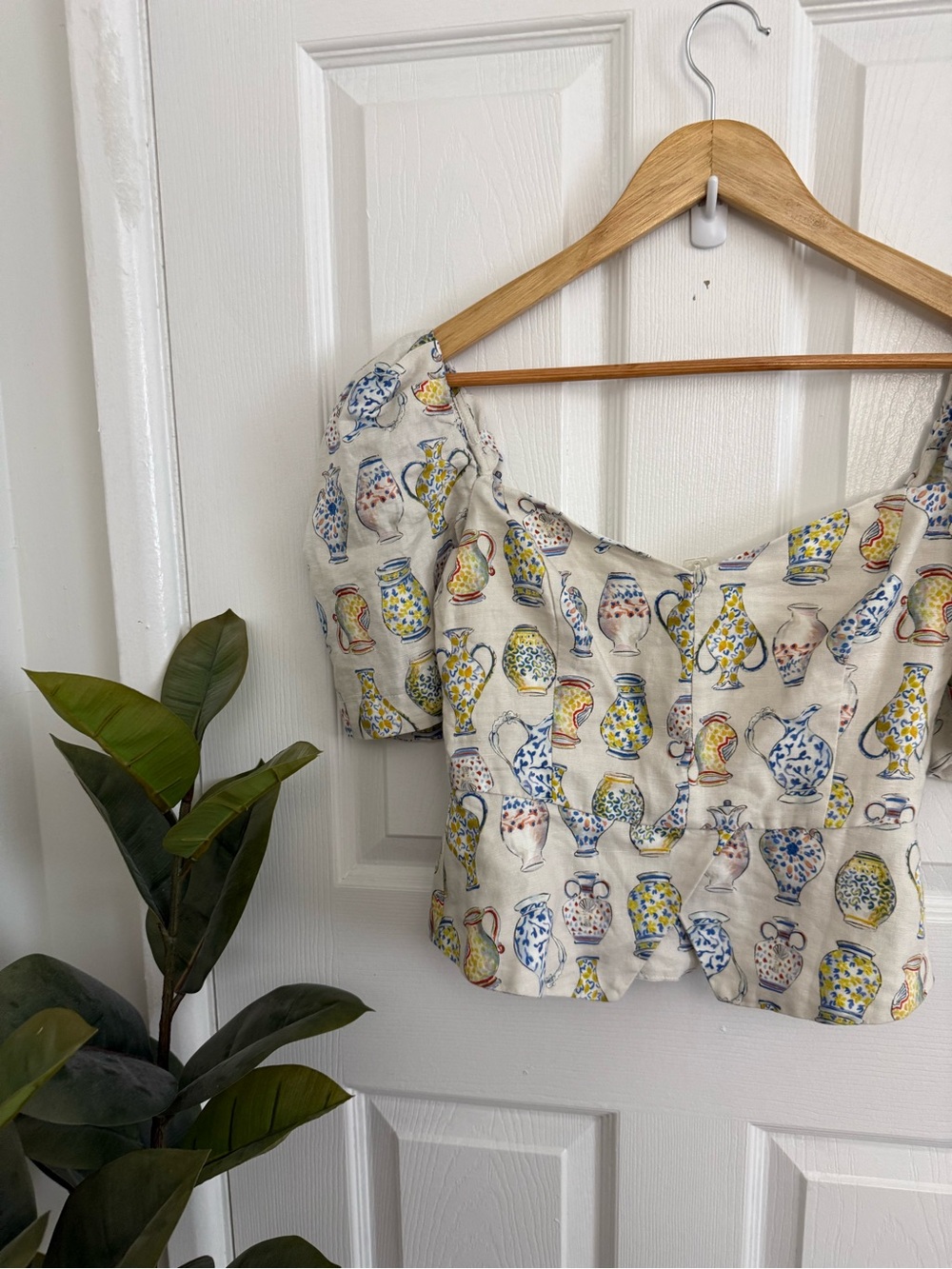 Wilfred Aritzia Cream Sweetheart Vase-Print Blouse Top - Picture 6 of 10
